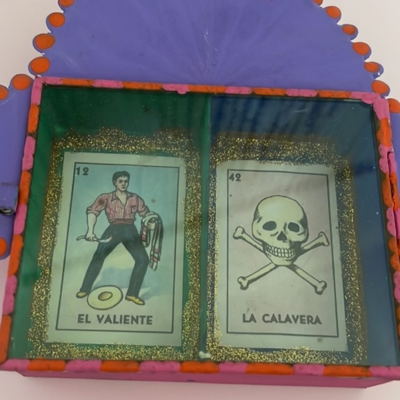 Handmade Mexican Handpainted Nicho with Lotteria Cards - Picture 2 of 4